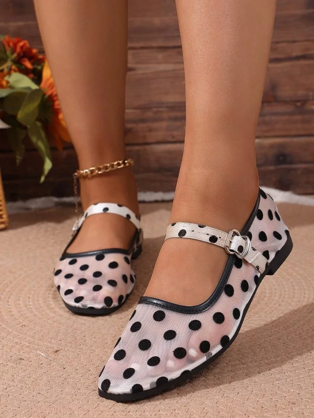 Black And White Vacation Women's French Lace Mesh Flat Shoes